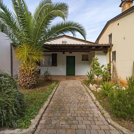 Apartment Nisportino *