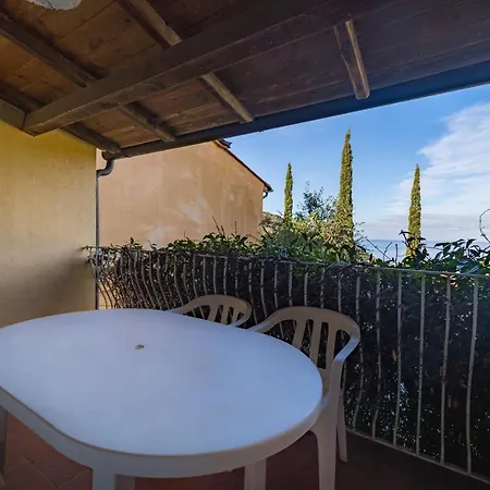 Nisportino Apartment
